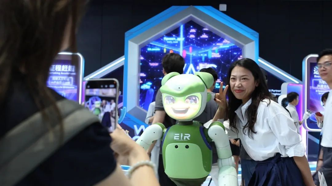 WAIC上的“成都身影	”	，有何不同？